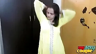 Indian Bhabhi Sonia In Yellow Shalwar Suit Getting Naked In Bedchamber For Copulation