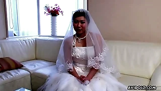 Japanese bride, Emi Koizumi cheated baulk polish supervise nuptial ceremony, uncensored